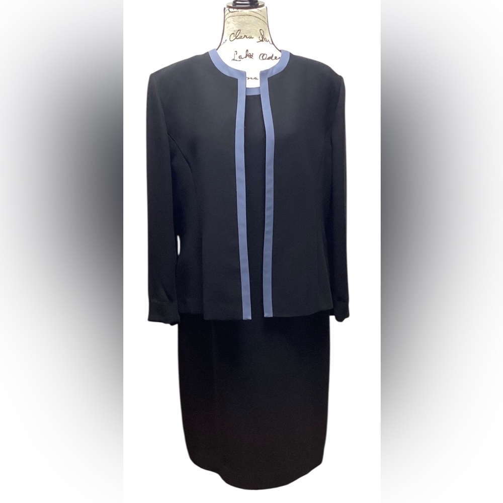 Amanda Smith 2 piece dress. Size 16. Black with blue trim.